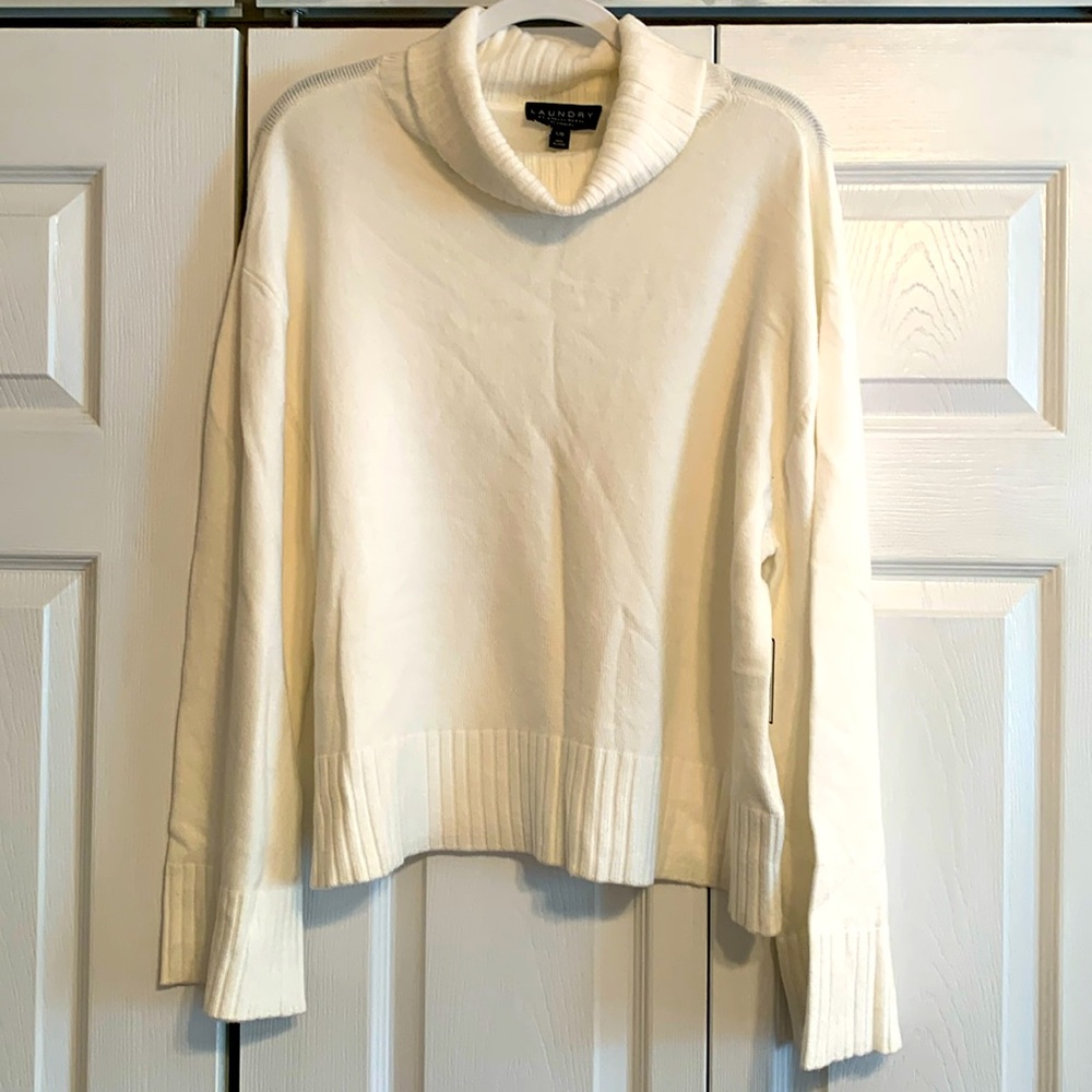 Laundry By Shelli Segal, Oversized sweater with wide sleeve, size large, NWT